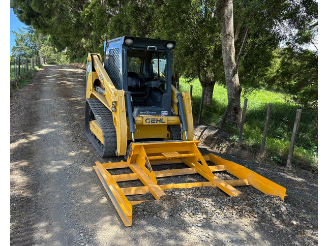 ANGLED LEVELLING BAR - Skid Steer Coupler